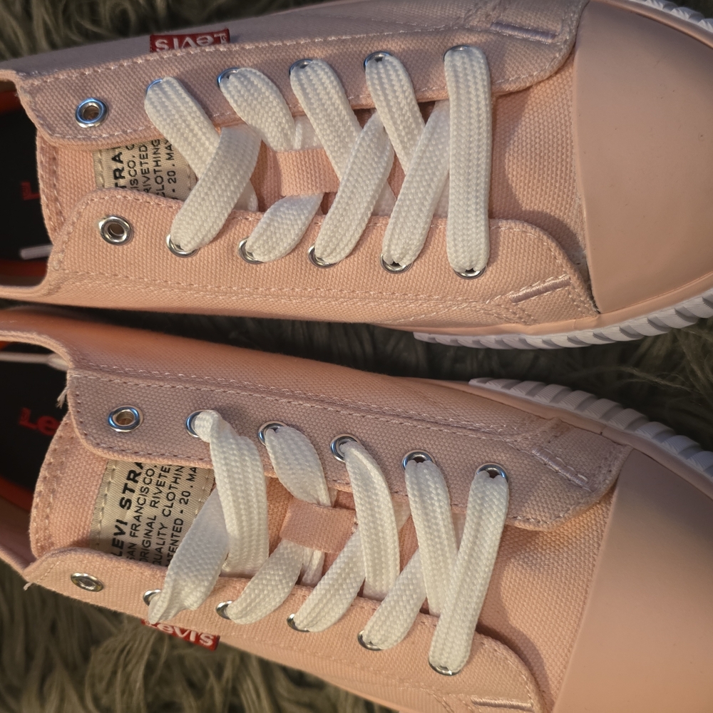 Levi's Women's Pink Canvas Sneakers